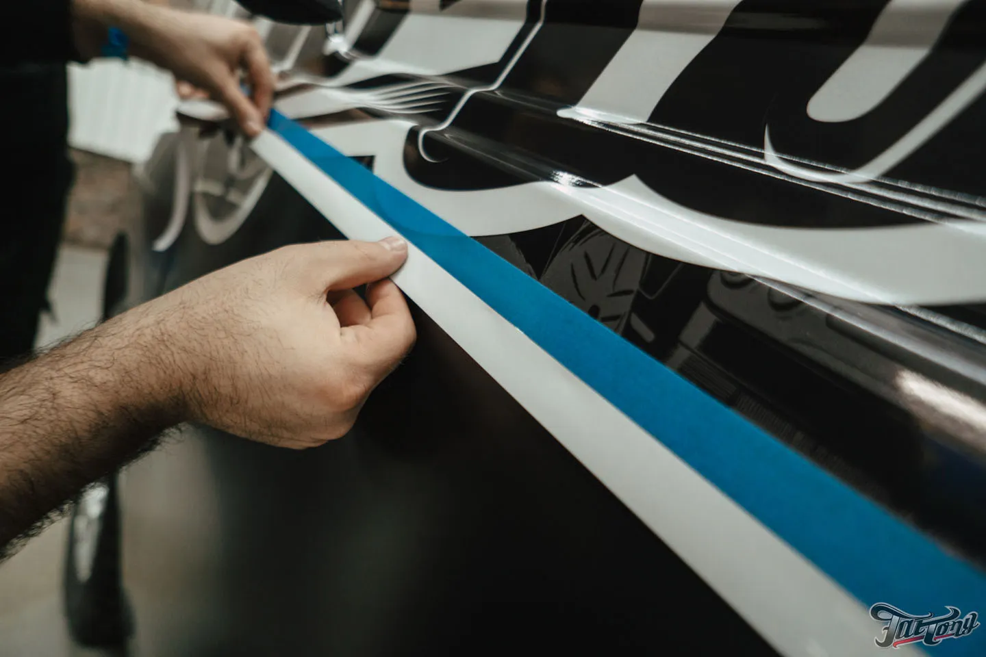 Разработали и реализовали дизайн-проект для Hyundai Staria, нового рабочего автомобиля Fat Tony! Как это было?